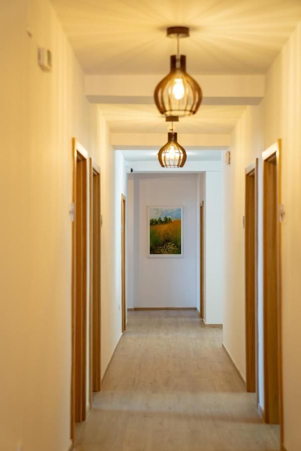 Lago Hotel Lagadin Exterior photo