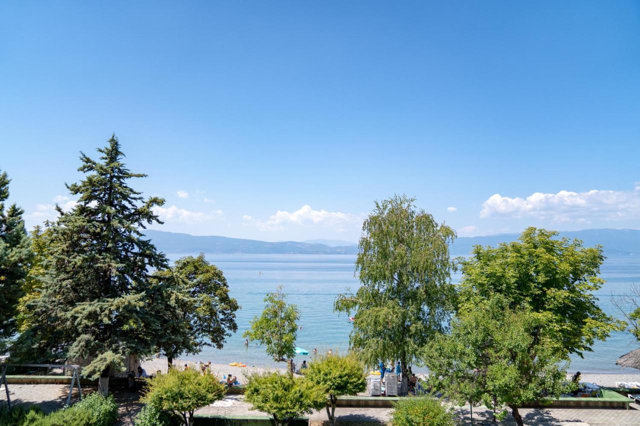 Lago Hotel Lagadin Exterior photo